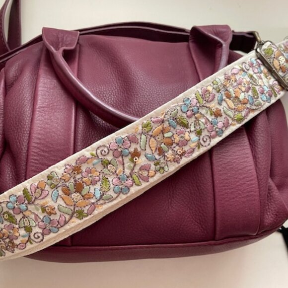 Latico Leathers Billie Crossbody Plum NEW + Free Bag Charm + Strap - Picture 1 of 12